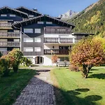 Au Pied Des Pistes A Avec Parking Prive, Proche Centre - Fr-1-343-162 * 霞慕尼